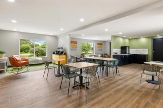 Spark By Hilton Freeport - 2