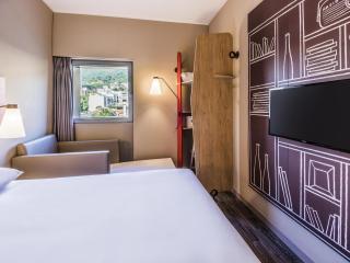 Hotel Ibis Cali Granada - 1