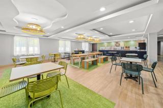 Spark by Hilton Milford Boston - 1