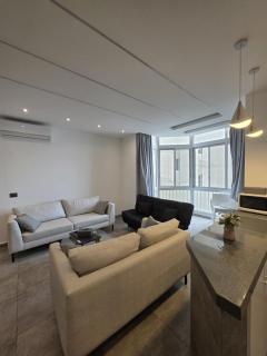 Jounieh - Sea & Pool View - Balcony - Free Parking - 4