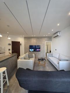 Jounieh - Sea & Pool View - Balcony - Free Parking - 5