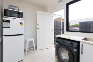 Glenelg North Studio, QBed, 1Tv, Free Parking - 2