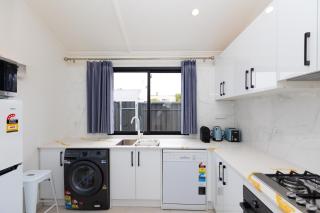 Glenelg North Studio, QBed, 1Tv, Free Parking - 9