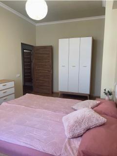 Spacious &Elegant 15th-Floor 2BDR Apt, 2 Balcony - 3