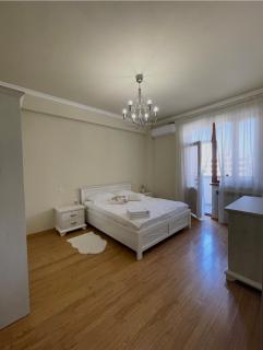 Spacious &Elegant 15th-Floor 2BDR Apt, 2 Balcony - 0