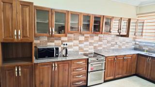 Deluxe 2 BR Luxury Holiday Home East Legon WI-FI - 5
