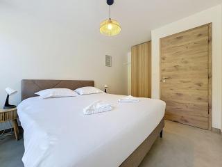 Lectoure RDC 6-person apartment Basel 5 min away - 1