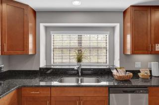 4 BD Townhome Close to Disney - 1