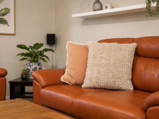 The Gatfield Lodge - Charming 3-Bedroom Retreat - 3