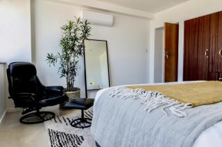 Elyra - Stylish, central and secure 2 bedroom apartment with ACs and work setup - 2