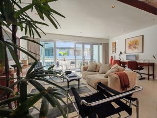 Elyra - Stylish, central and secure 2 bedroom apartment with ACs and work setup - Cape Town - 8