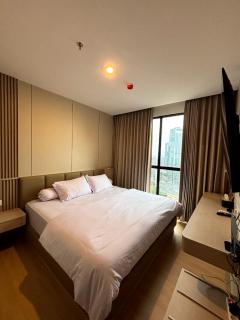 Minimalist 1BR Apartment Newton 2 By Senyaman Living - 0