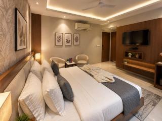 Premium Hotel Skye Suites Delhi IGI Airport With- Free Airport Pickup - 3