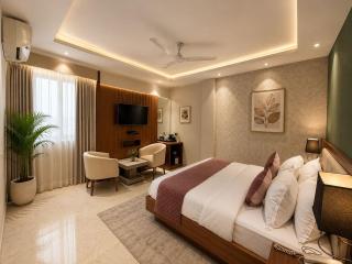 Premium Hotel Skye Suites Delhi IGI Airport With- Free Airport Pickup - 9