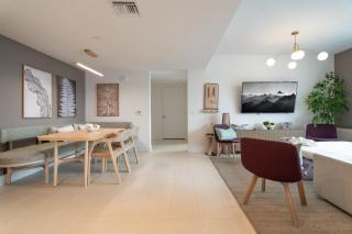 41st-Floor Downtown Apt with Bay and Skyline Views 4101 - 9