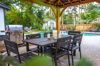 Houston Pool Play and Stay - 30+ Days - 8