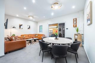 Villa Familiale avec Piscine, Jacuzzi et Balnéo - 1