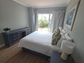 Garden apartment on the beach - 4