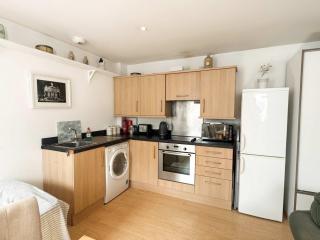 Cozy central studio opposite to Wills memorial building - 4