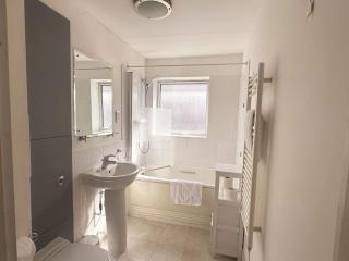 Cozy central studio opposite to Wills memorial building - 1