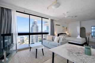 Bright Central Direct Ocean Views Surfers - 3