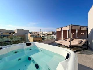 HTR Duplex Penthouse Suite - Private Roof Top Jacuzzi - City Views - 9