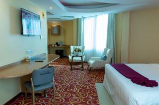 Best Western Parrot Hotel - 1