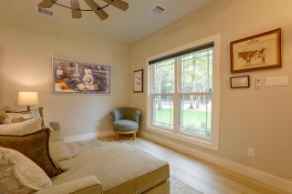 Piney Woods Retreat w/ Sauna, Fire Pit & Games - 6