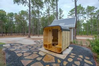 Piney Woods Retreat w/ Sauna, Fire Pit & Games - 9