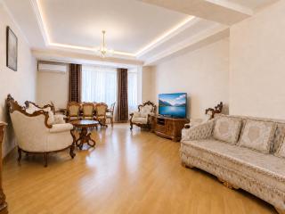Grand 205 SQM 3BR Residence With 3 Bathrooms Republic Square - 0