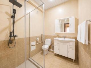 Grand 205 SQM 3BR Residence With 3 Bathrooms Republic Square - 1