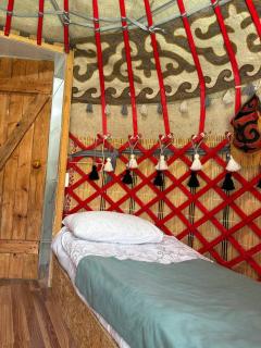 Luxury Yurt with All Amenities - 7
