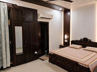 Premium Executive 2BHK Monthly Stay WiFi Kitchen - 7