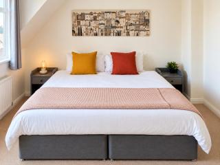 Village Retreat Near Cambridge with Free Parking - 5