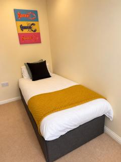 Village Retreat Near Cambridge with Free Parking - 1