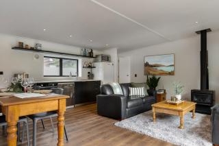 Sun-Filled 2BR Home In The Heart Of Arrowtown - 2