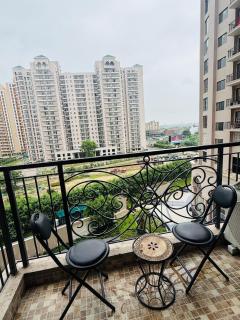 Luxurious Stay at Omaxe Hajratganj - 4
