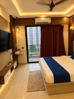 Luxurious Stay at Omaxe Hajratganj - 5