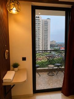 Luxurious Stay at Omaxe Hajratganj - 2