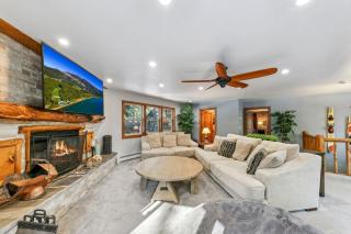 Tahoe Cabin - Hot Tub, Fire Pit, Pool Table, 12Min to Heavenly - perfect for friends, families, pets - 5