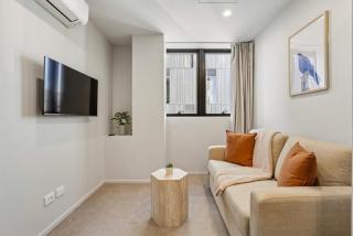 Ski Base Apartment with Full Kitchen and Carpark - 5