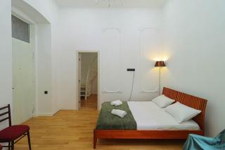 1BR Apt near Marjanishvili Metro - Wehost - 2