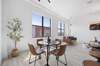 Suburban Haven Stylish Loft - Kearny - 1