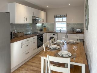 Farmhouse Cottage - 3