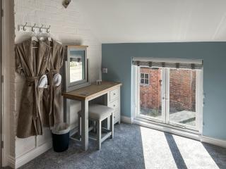 Farmhouse Cottage - 2