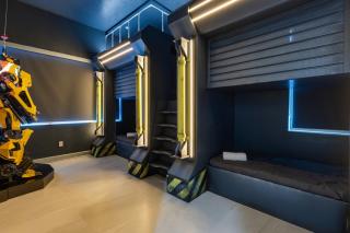 Brand-New 15BR Home Game and Themed Rooms - 11042 - 2