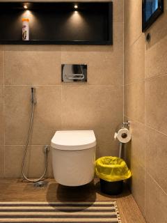 Modern Luxury, Entire House 4-Bedrooms in DHA - 2