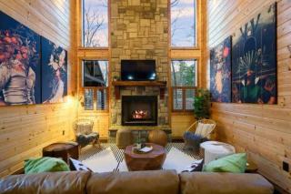 Private Luxury Cabin - Hot Tub - Pool Table - Ping Pong - Firepit - Loft - 3