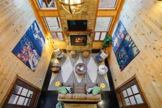 Private Luxury Cabin - Hot Tub - Pool Table - Ping Pong - Firepit - Loft - 4