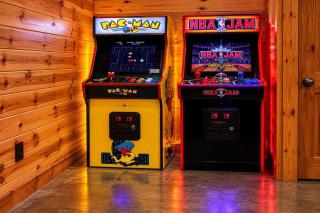 Luxury Cabin with Sauna Hot Tub PS5 and Arcade - 7